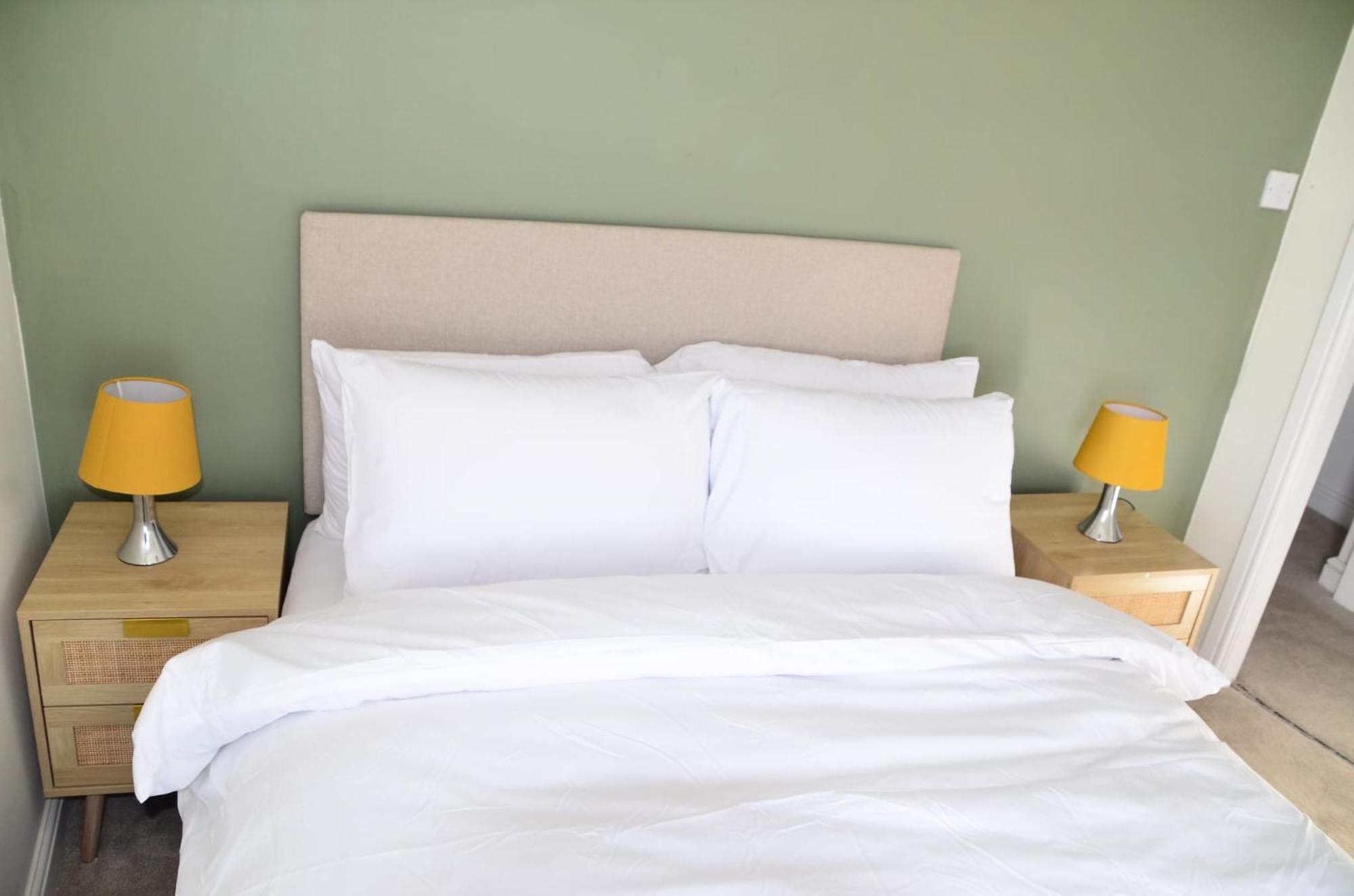 Blok 3 -Jacuzzi Suites, Apartment & Ensuite Rooms Блекпул Екстериор снимка
