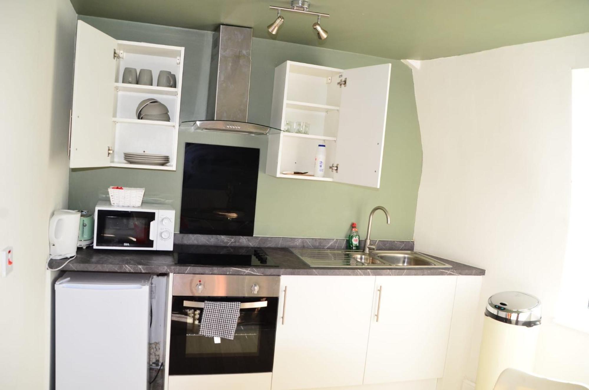 Blok 3 -Jacuzzi Suites, Apartment & Ensuite Rooms Блекпул Екстериор снимка