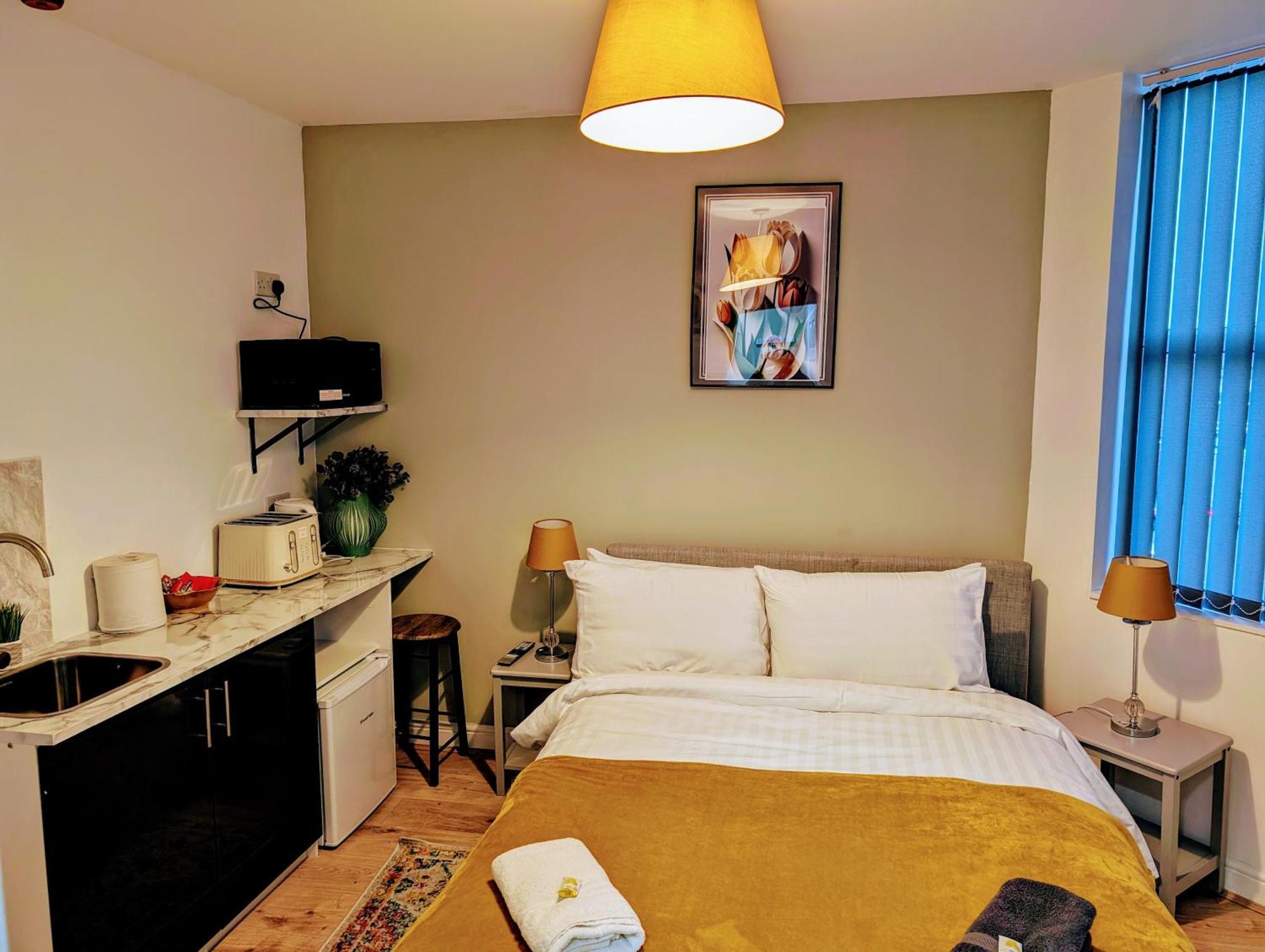 Blok 3 -Jacuzzi Suites, Apartment & Ensuite Rooms Блекпул Екстериор снимка