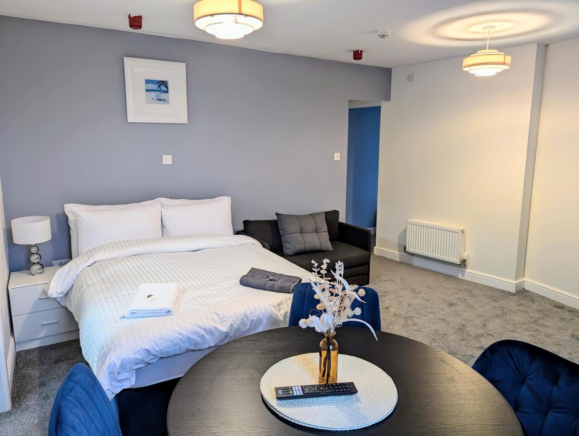 Blok 3 -Jacuzzi Suites, Apartment & Ensuite Rooms Блекпул Екстериор снимка