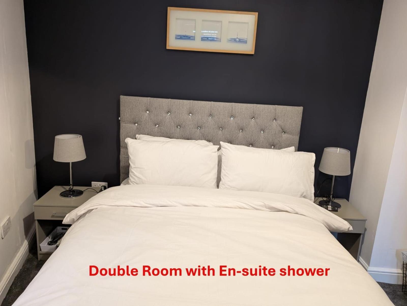 Blok 3 -Jacuzzi Suites, Apartment & Ensuite Rooms Блекпул Екстериор снимка