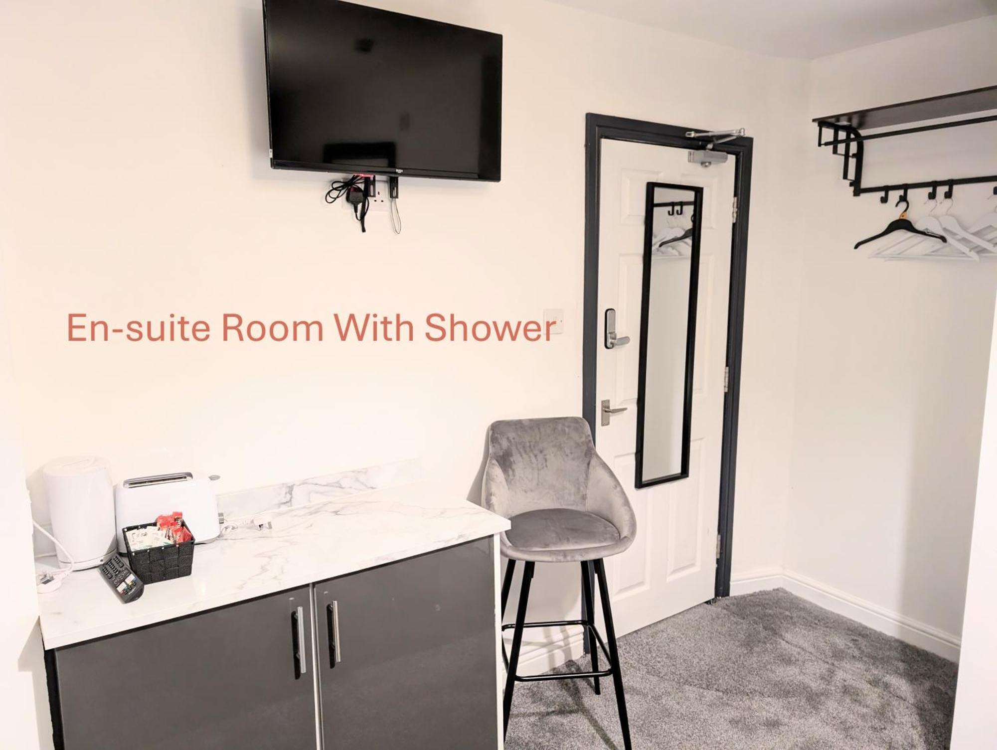 Blok 3 -Jacuzzi Suites, Apartment & Ensuite Rooms Блекпул Екстериор снимка